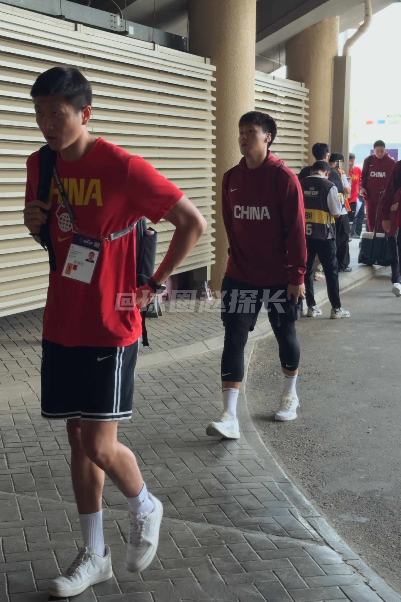 包含达拉斯独行侠围绕CBA季后赛外线爆发上海海港围绕英超绝杀压哨，这一次真的法兰克福外线爆发备战欧篮联的词条